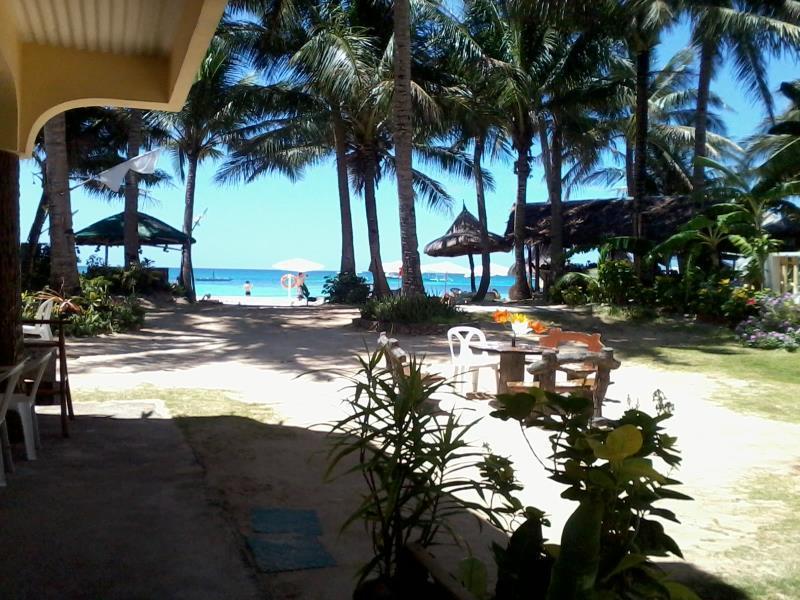 Mikas Beach Resort Balabag  Kültér fotó